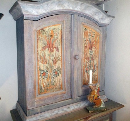 Allmogeskåp 1700-tal